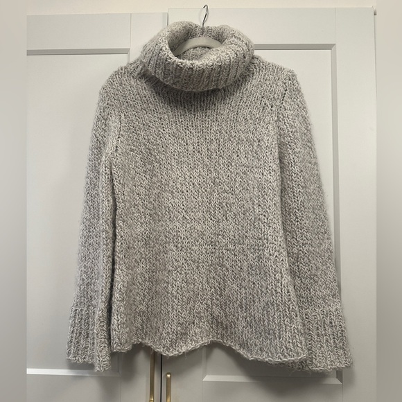 Express Sweaters - Express Handknit Chunky Turtleneck Sweater Gray & White Women’s Large